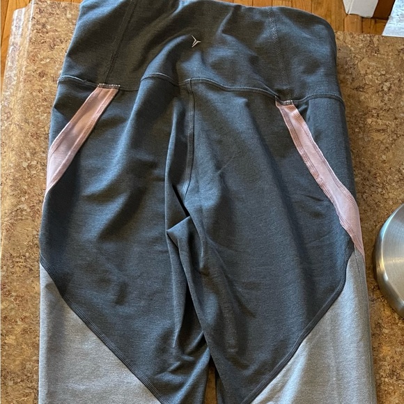 Old Navy active workout leggings - Picture 5 of 11